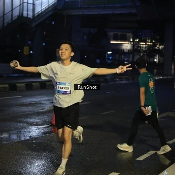 Runner Photo 7889921