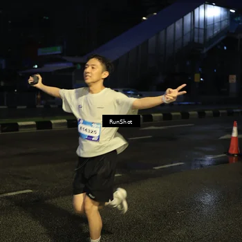 Runner Photo 7889951