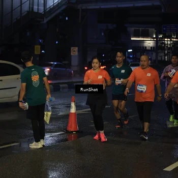 Runner Photo 7890016