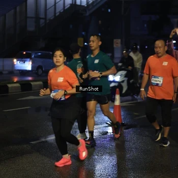 Runner Photo 7890049