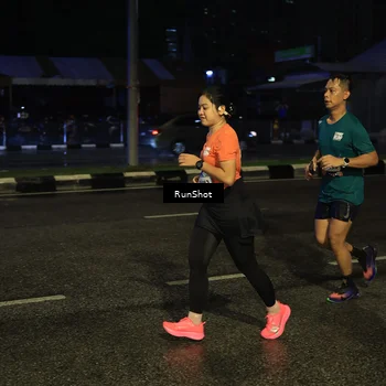 Runner Photo 7890067