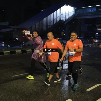 Runner Photo 7890076