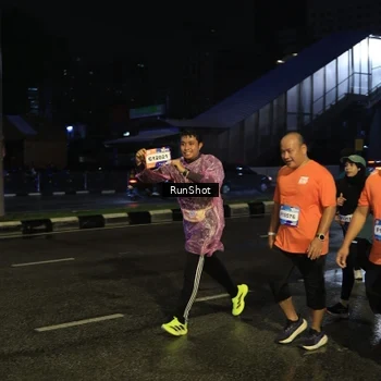 Runner Photo 7890084