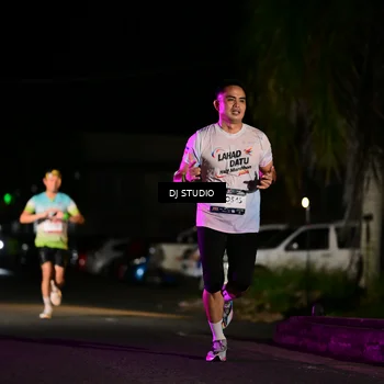 Runner Photo 7890108