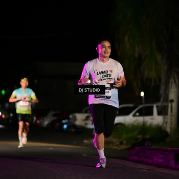 Runner Photo 7890109