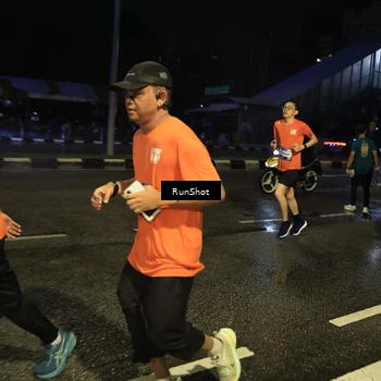 Runner Photo 7890171