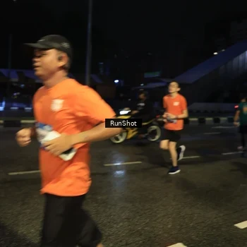 Runner Photo 7890181