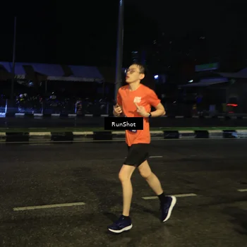 Runner Photo 7890190