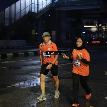 Runner Photo 7890240