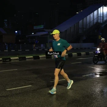 Runner Photo 7890297