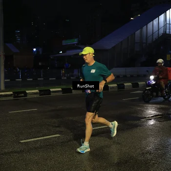 Runner Photo 7890300