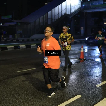 Runner Photo 7890358