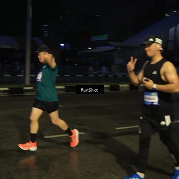 Runner Photo 7890363