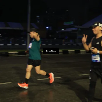 Runner Photo 7890367