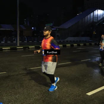 Runner Photo 7890396