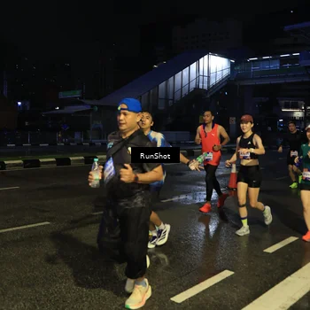 Runner Photo 7890417