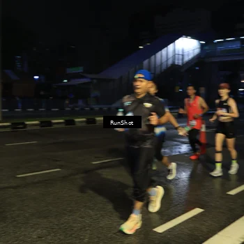 Runner Photo 7890423