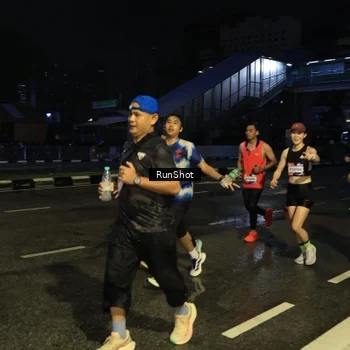 Runner Photo 7890425