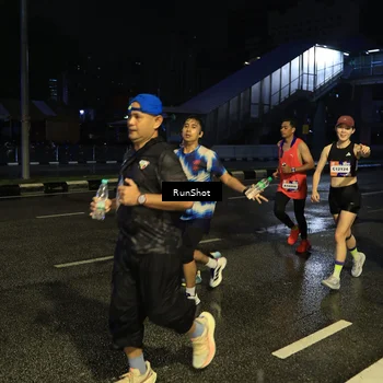 Runner Photo 7890428