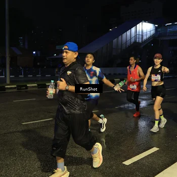Runner Photo 7890431