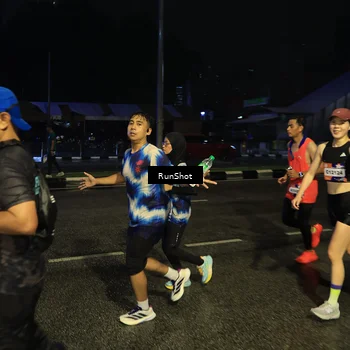 Runner Photo 7890433