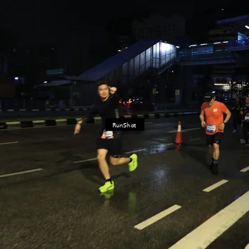 Runner Photo 7890468