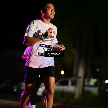 Runner Photo 7890477