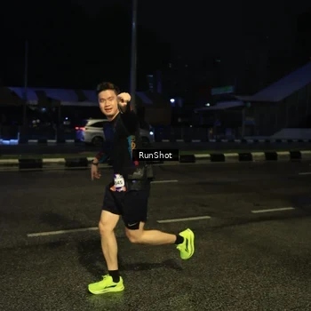 Runner Photo 7890491