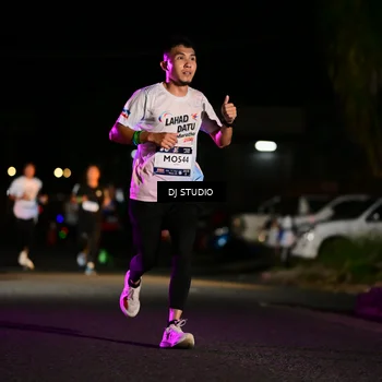 Runner Photo 7890495