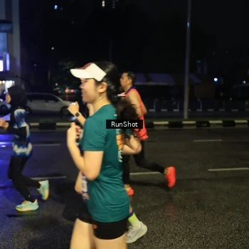 Runner Photo 7890498