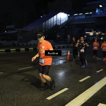 Runner Photo 7890500