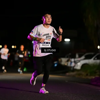 Runner Photo 7890502