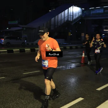 Runner Photo 7890504