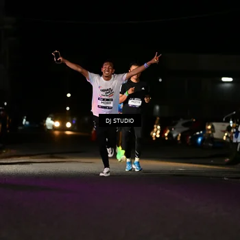 Runner Photo 7890530