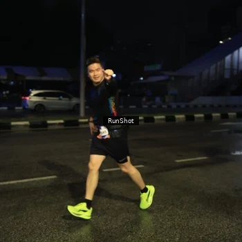 Runner Photo 7890531