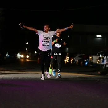 Runner Photo 7890534