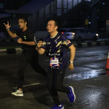 Runner Photo 7890536