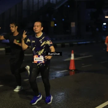 Runner Photo 7890537