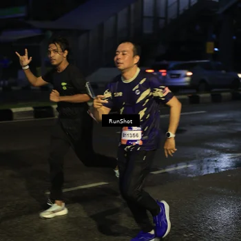Runner Photo 7890538