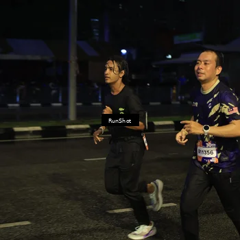Runner Photo 7890539