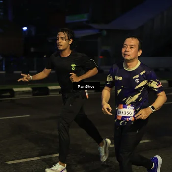 Runner Photo 7890540