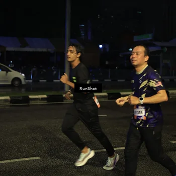 Runner Photo 7890542