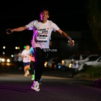 Runner Photo 7890549