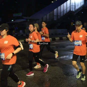 Runner Photo 7890566