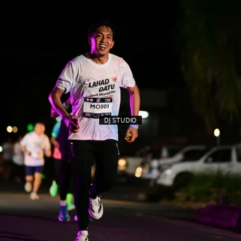 Runner Photo 7890573