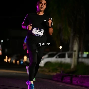 Runner Photo 7890588