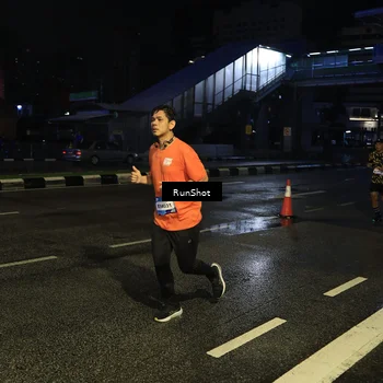 Runner Photo 7890606