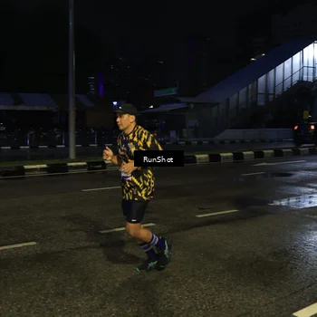 Runner Photo 7890635