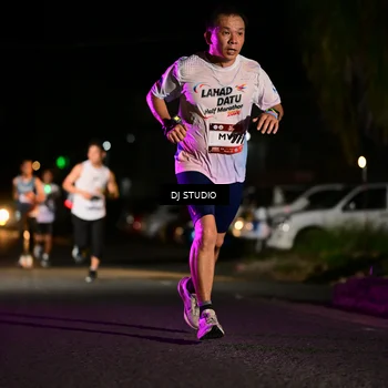 Runner Photo 7890652