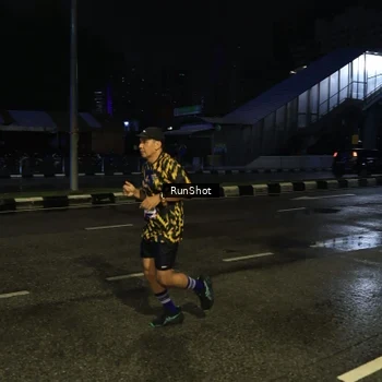 Runner Photo 7890662